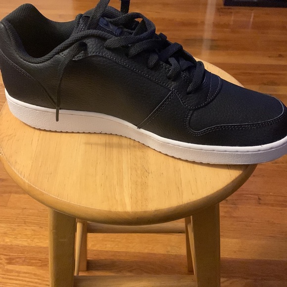 Nike - Picture 6 of 8